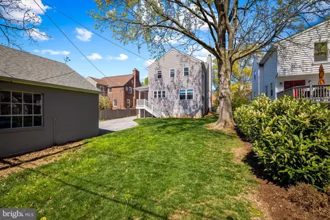 Exterior - 827 Kingston Rd, Baltimore, MD 21212 photo 9 of 12