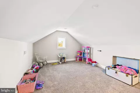 Bedroom - 827 Kingston Rd, Baltimore, MD 21212 photo 5 of 6