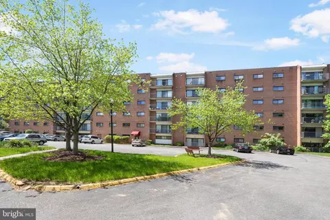 7203 Rockland Hills Dr #205, Baltimore, MD 21209