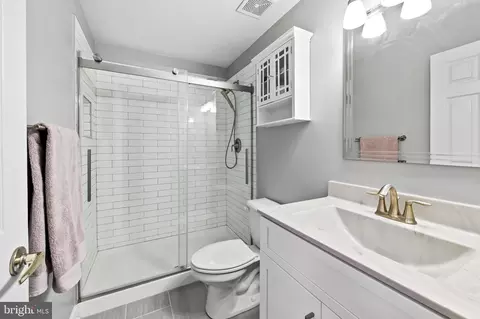 Bath - 26 Stridesham Ct, Baltimore, MD 21209 photo 4 of 4