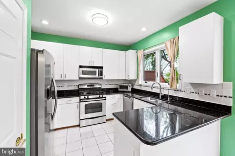 Kitchen - 26 Stridesham Ct, Baltimore, MD 21209 photo 2 of 5
