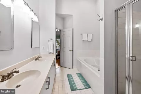 Bath - 26 Stridesham Ct, Baltimore, MD 21209 photo 3 of 4