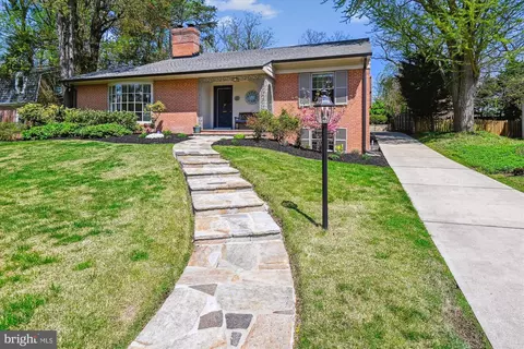 111 Yorkleigh Rd, Towson, MD 21204