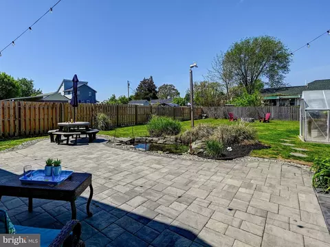 Exterior - 2112 Lincoln Ave, Sparrows Point, MD 21219 photo 5 of 17