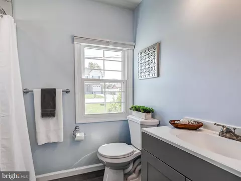 Bath - 2112 Lincoln Ave, Sparrows Point, MD 21219 photo 1 of 3