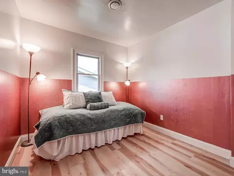 Bedroom - 2112 Lincoln Ave, Sparrows Point, MD 21219 photo 3 of 3
