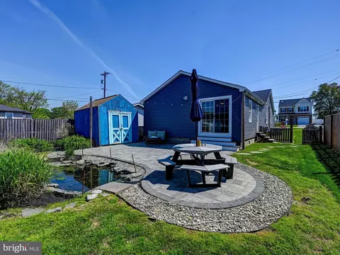 Exterior - 2112 Lincoln Ave, Sparrows Point, MD 21219 photo 3 of 17