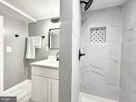 Bath - 5702 Van Dyke Rd, Baltimore, MD 21206 photo 2 of 2