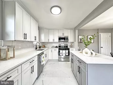 Kitchen - 5702 Van Dyke Rd, Baltimore, MD 21206 photo 5 of 6