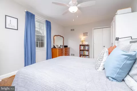 Bedroom - 418 Dumbarton Rd, Baltimore, MD 21212 photo 9 of 11
