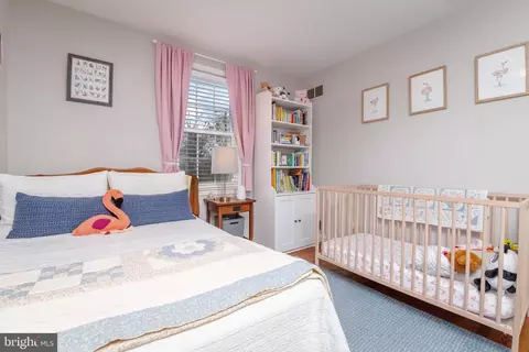 Bedroom - 418 Dumbarton Rd, Baltimore, MD 21212 photo 5 of 11