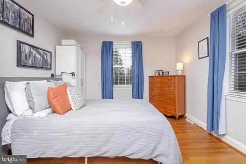 Bedroom - 418 Dumbarton Rd, Baltimore, MD 21212 photo 8 of 11