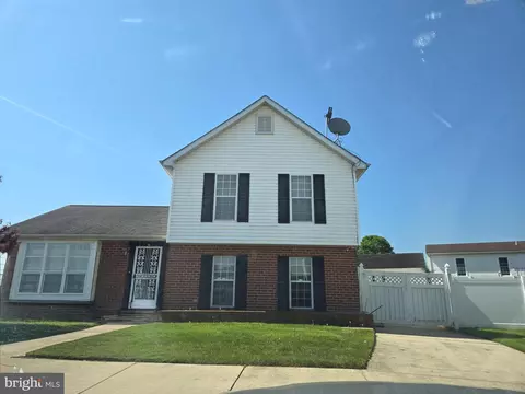 19 Cunning Ct, Middle River, MD 21220