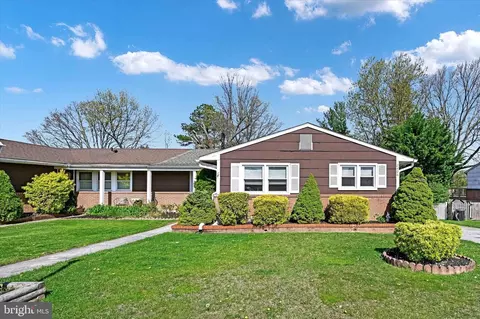 2406 Lampost Ln, Parkville, MD 21234