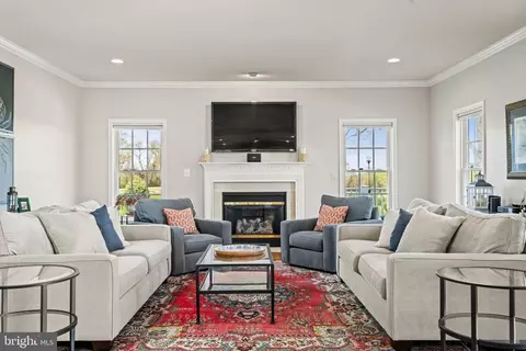 Living - 3400 Meredith Ridge Rd, Phoenix, MD 21131 photo 2 of 9