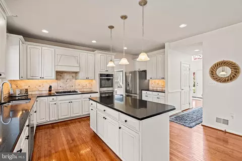 Kitchen - 3400 Meredith Ridge Rd, Phoenix, MD 21131 photo 2 of 4