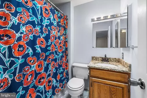 Bath - 19 Bryce Ct, Nottingham, MD 21236 photo 1 of 2