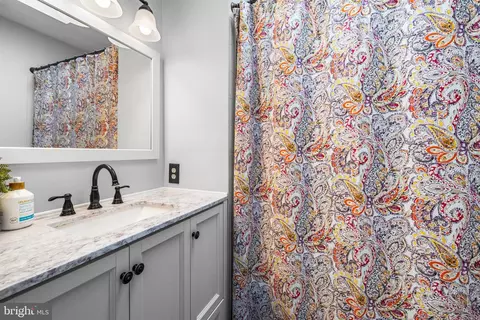 Bath - 19 Bryce Ct, Nottingham, MD 21236 photo 2 of 2