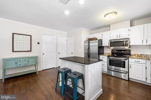Kitchen - 19 Bryce Ct, Nottingham, MD 21236 photo 2 of 4