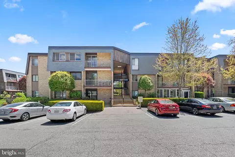 3201 Old Post Dr #12, Pikesville, MD 21208