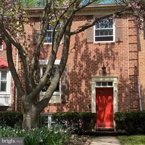 10 Silver Fox Ct, Cockeysville, MD 21030