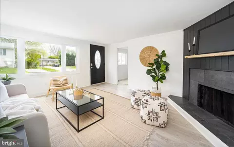 Living - 2118 Summit Ave, Rosedale, MD 21237 photo 1 of 5