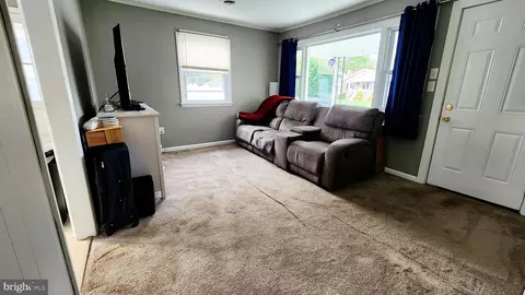 Living - 32 Transverse Ave, Middle River, MD 21220 photo 2 of 3