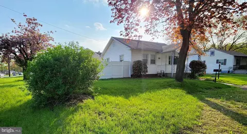 Exterior - 32 Transverse Ave, Middle River, MD 21220 photo 3 of 14