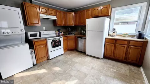 Kitchen - 32 Transverse Ave, Middle River, MD 21220 photo 3 of 3