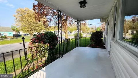 Exterior - 32 Transverse Ave, Middle River, MD 21220 photo 7 of 14