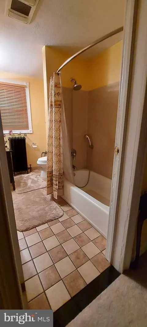 Bath - 4704 Washington Blvd, Halethorpe, MD 21227 photo 3 of 5