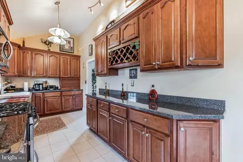 Kitchen - 4704 Washington Blvd, Halethorpe, MD 21227 photo 3 of 4