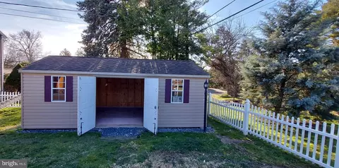 Exterior - 4704 Washington Blvd, Halethorpe, MD 21227 photo 5 of 11