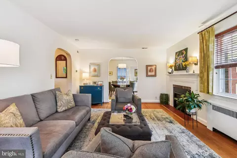 Living - 606 Hatherleigh Rd, Baltimore, MD 21212 photo 3 of 6