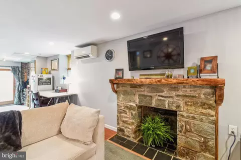 Living - 606 Hatherleigh Rd, Baltimore, MD 21212 photo 5 of 6