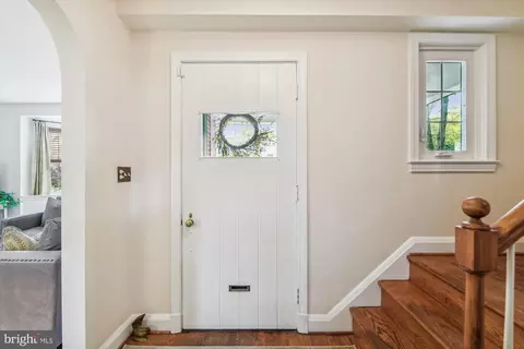 Entry Way - 606 Hatherleigh Rd, Baltimore, MD 21212 photo 1 of 3