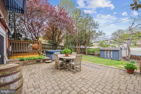 Exterior - 606 Hatherleigh Rd, Baltimore, MD 21212 photo 16 of 18