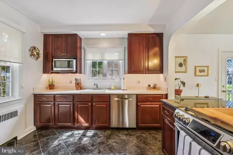 Kitchen - 606 Hatherleigh Rd, Baltimore, MD 21212 photo 4 of 4