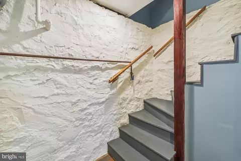 Entry Way - 606 Hatherleigh Rd, Baltimore, MD 21212 photo 3 of 3