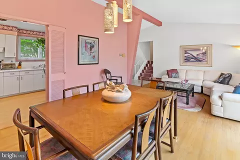 6504 Hal Ct, Baltimore, MD 21209 photo 8