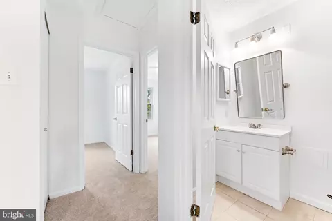 Bath - 16 Cashell Ct, Nottingham, MD 21236 photo 2 of 4