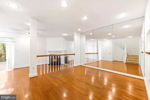 Living - 16 Cashell Ct, Nottingham, MD 21236 photo 1 of 3