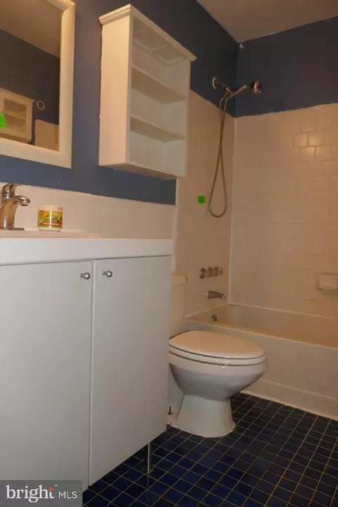 Bath - 15 Minte Dr, Nottingham, MD 21236 photo 2 of 5