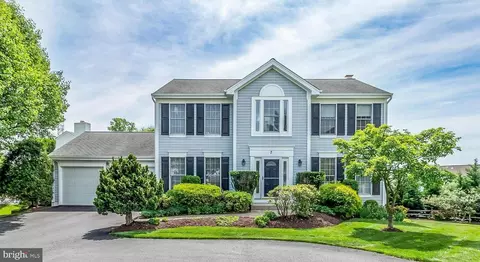 7 Morn Mist Ct, Parkville, MD 21234