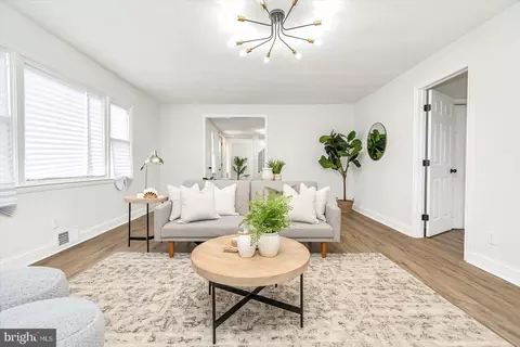 Living - 5914 Central Ave, Gwynn Oak, MD 21207 photo 4 of 5