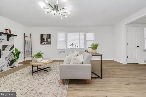 Living - 5914 Central Ave, Gwynn Oak, MD 21207 photo 3 of 5
