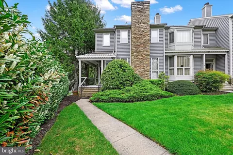 1 Huntchase Ct, Baltimore, MD 21209