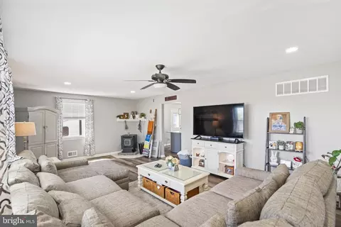 Living - 411 Saint Patrick Rd, Baltimore, MD 21206 photo 1 of 5