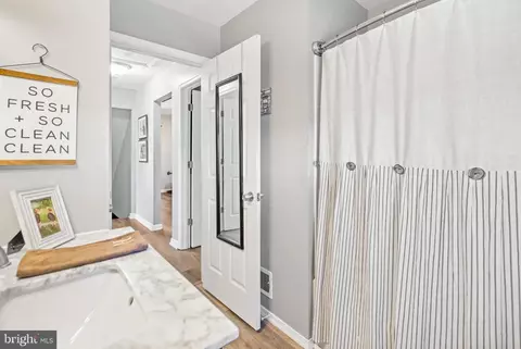 Entry Way - 411 Saint Patrick Rd, Baltimore, MD 21206 photo 2 of 2