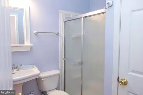 Bath - 4401 Ridge, Nottingham, MD 21236 photo 6 of 7